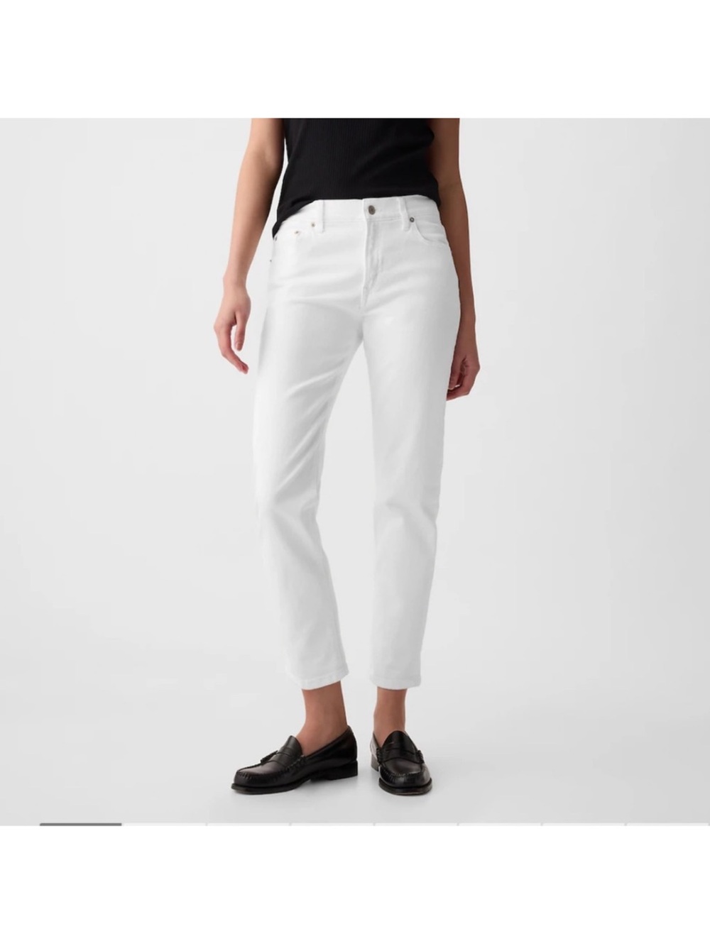 GAP White Mid-Rise Girlfriend Straight Leg White Jeans